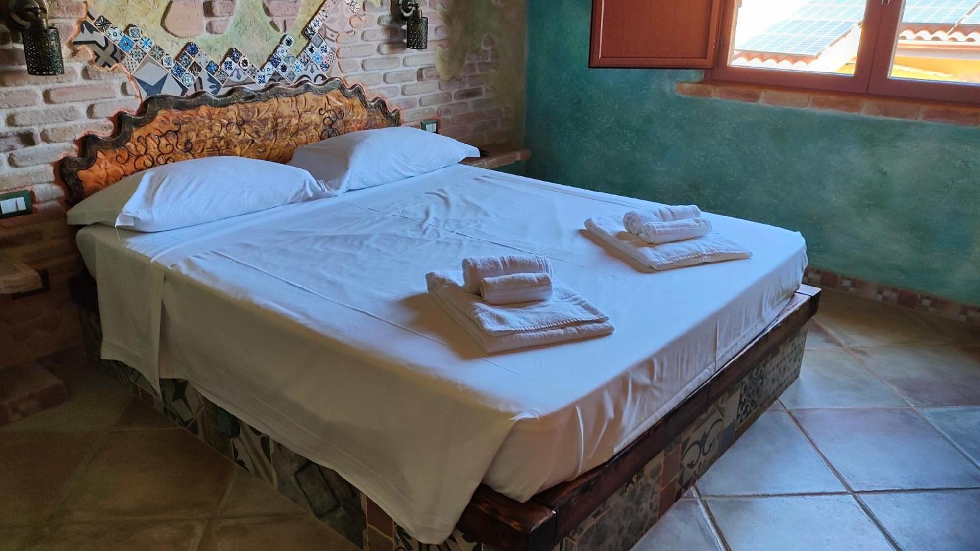 Casa Gaudi - House & Rooms テウラーダ エクステリア 写真